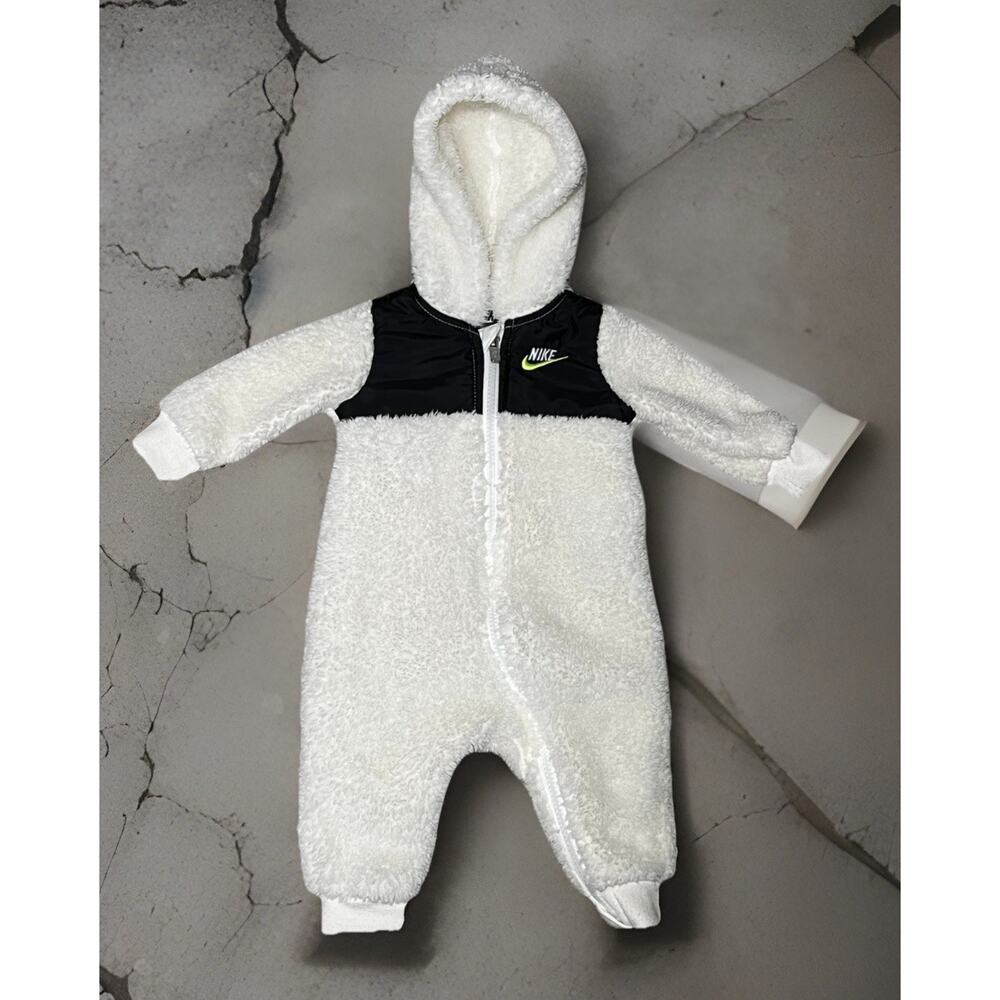 Nike Baby One piece 6m 6 month Sherpa Coverall Hoodie Footless Full Zip